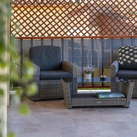 Maison Neuve A Avec Jardin Et Terrasse - Fr-1-616-488 *